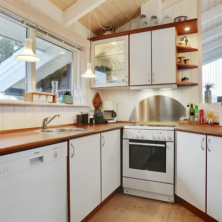 Holiday home Lennja - 300m From The Sea In Nw Jutland By Interhome *