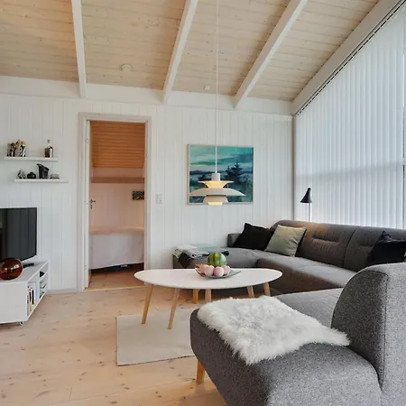 Lennja - 300m From The Sea By Interhome Feriehus